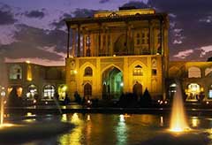 Visit Ali Qapou Palace in this Iran tour